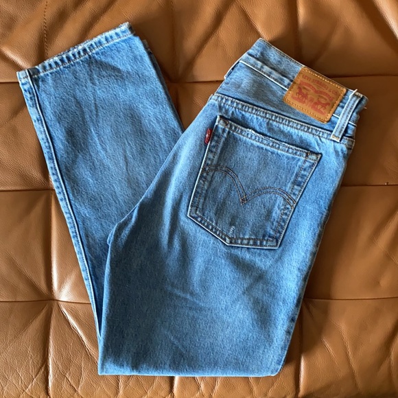 Levi’s Wedgie Straight Jeans - Picture 2 of 6